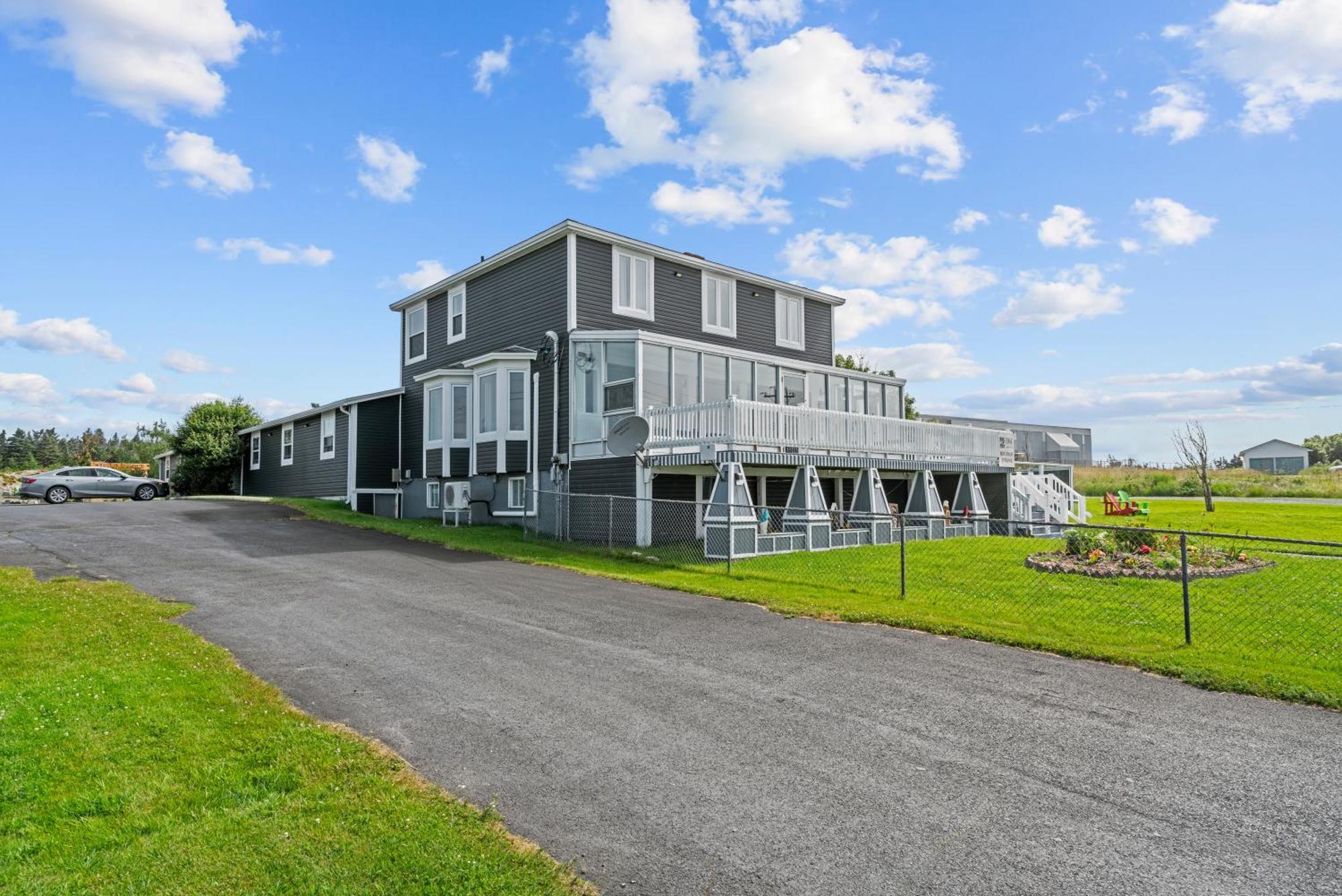 Edge Of The Avalon Inn Trepassey Exterior foto
